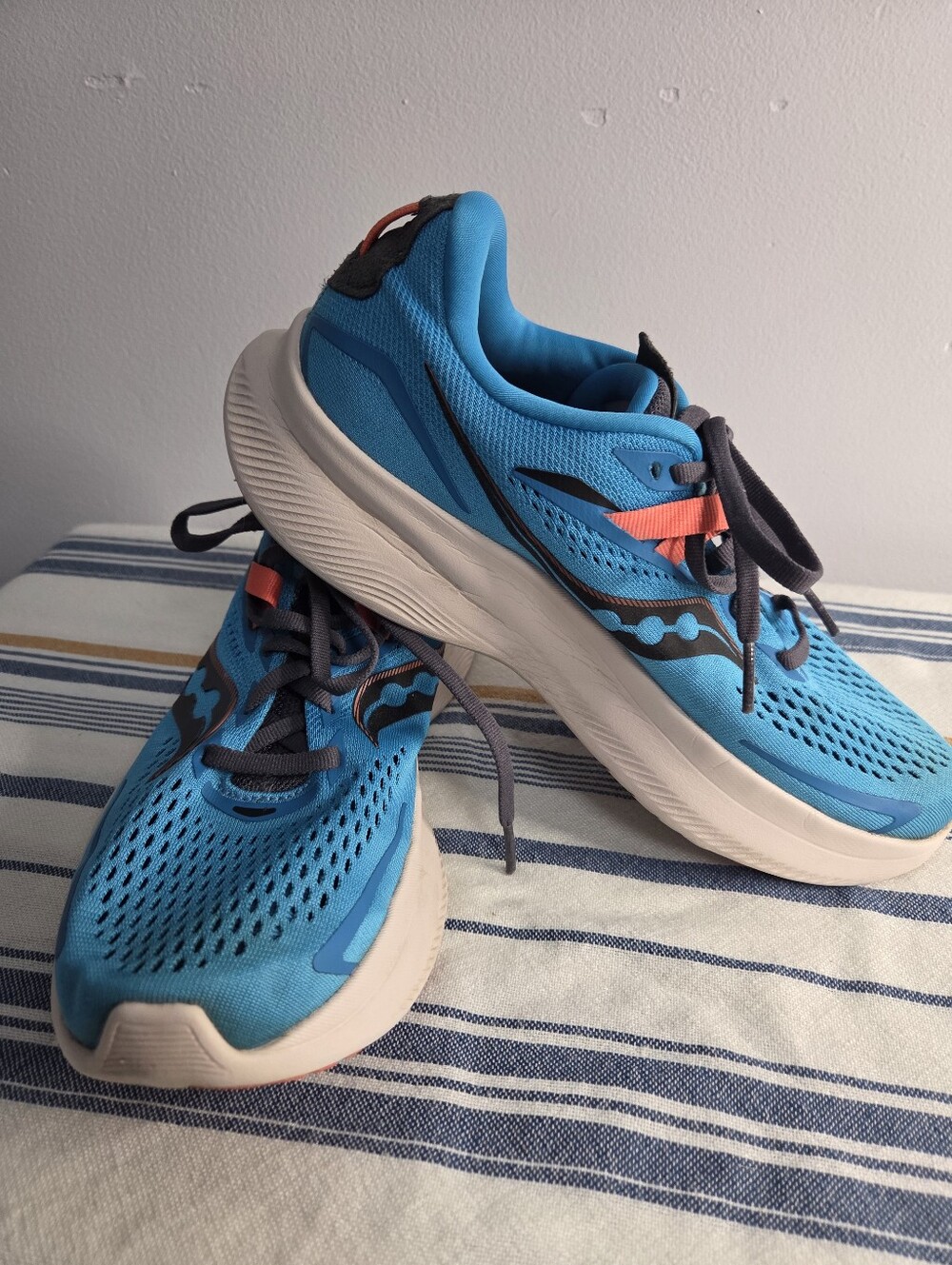 Saucony Women's Running Shoes Size 8.5